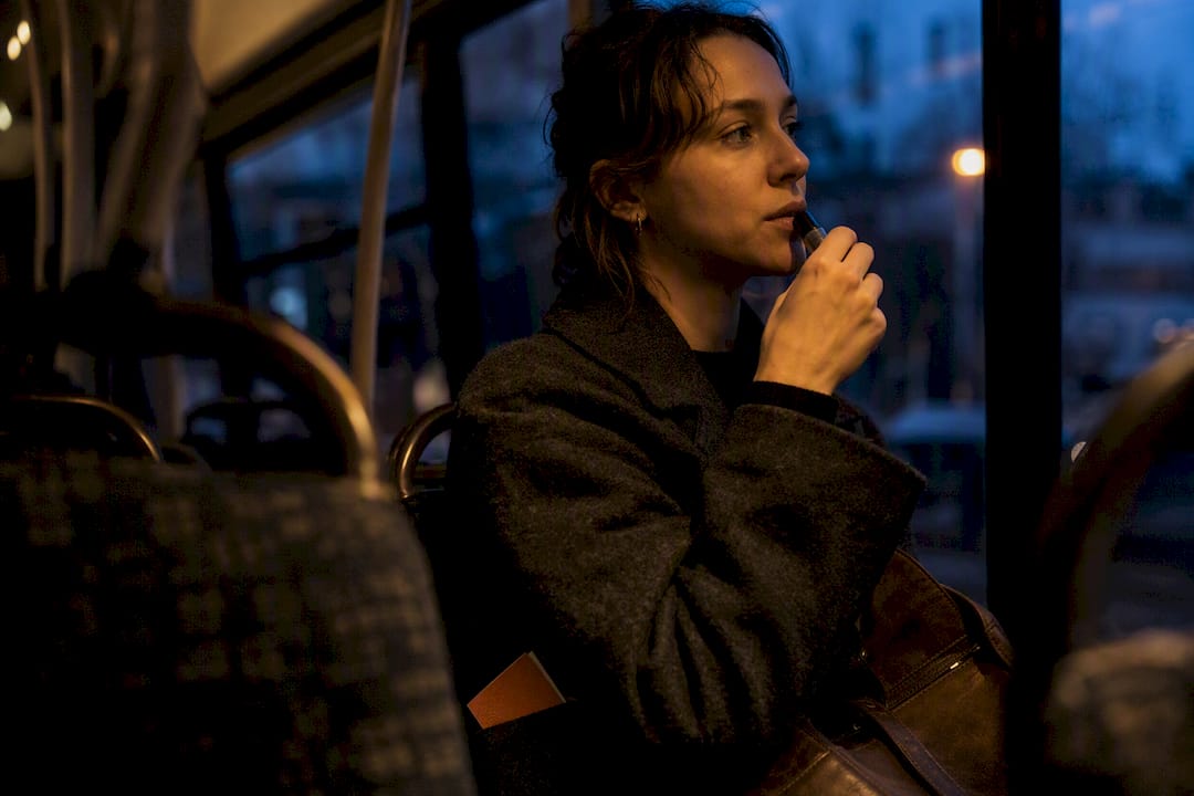 Discreet oral spray use on London commute